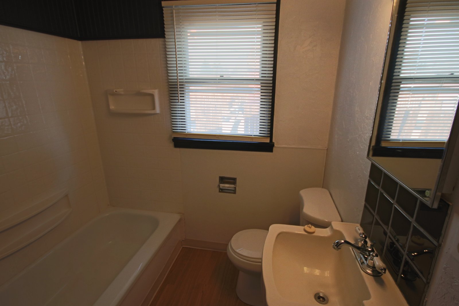 Renovated 2bed/1bath property image