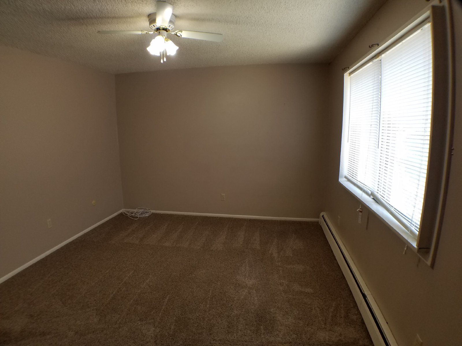 3bed/1.5bath townhome property image