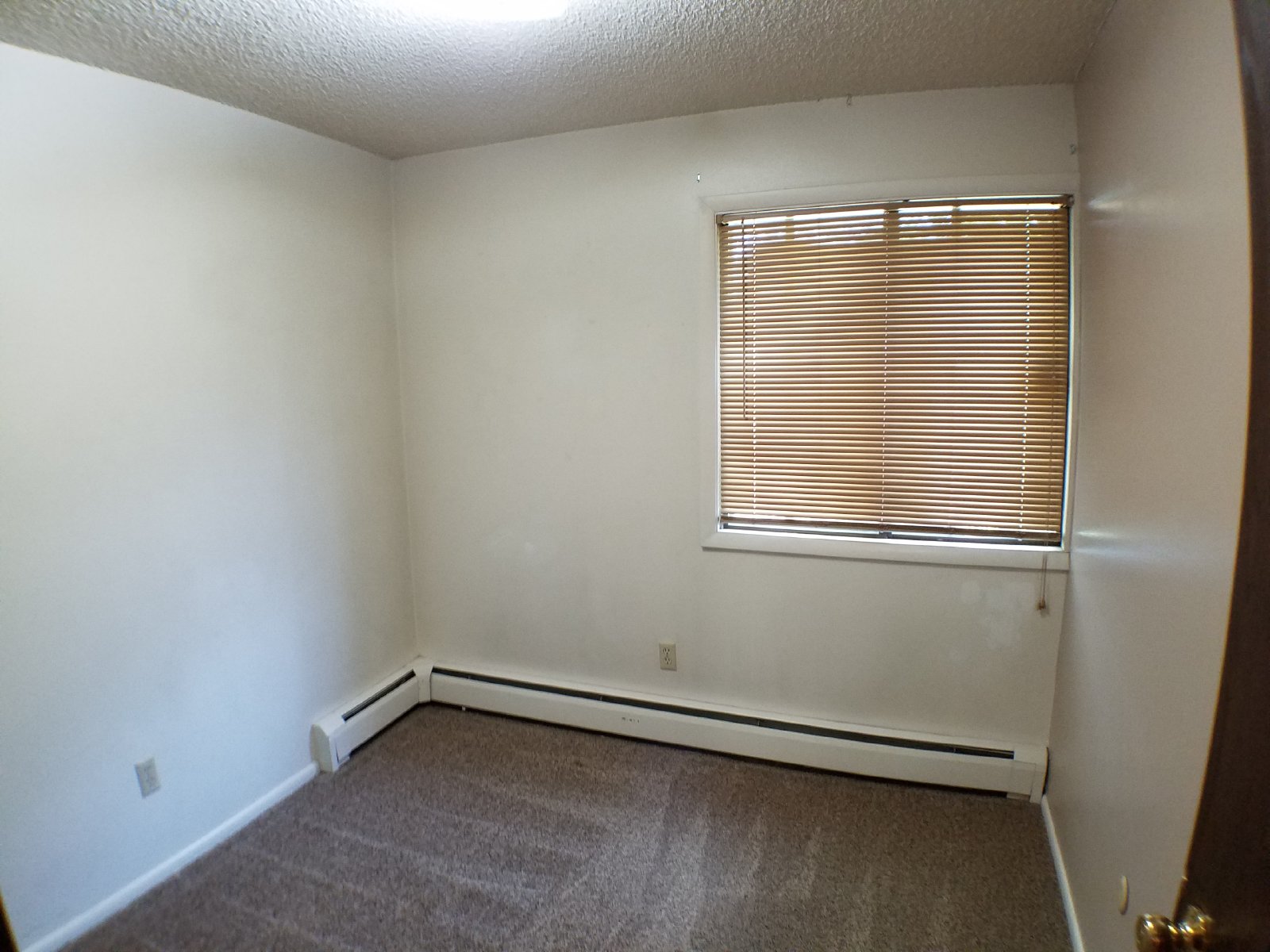 3bed/1.5bath townhome property image