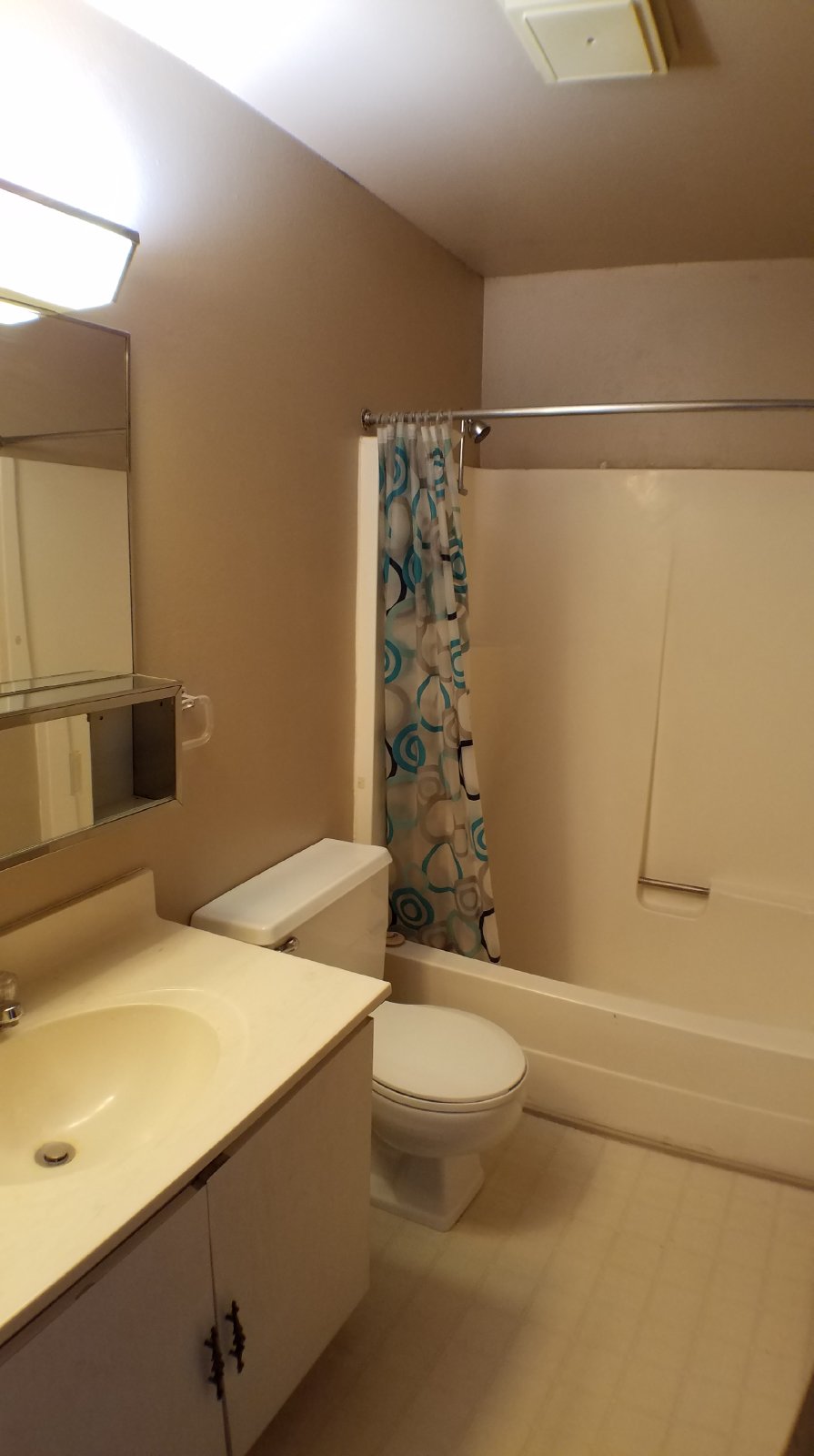 3bed/1.5bath townhome property image