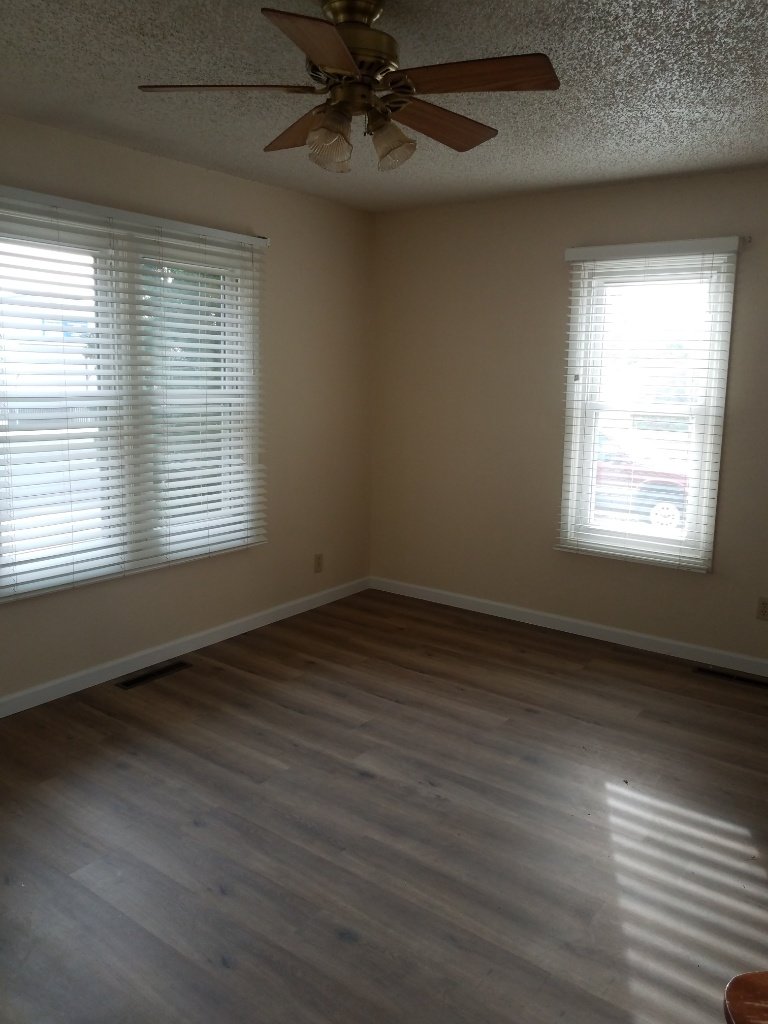 555 E 7th St property image