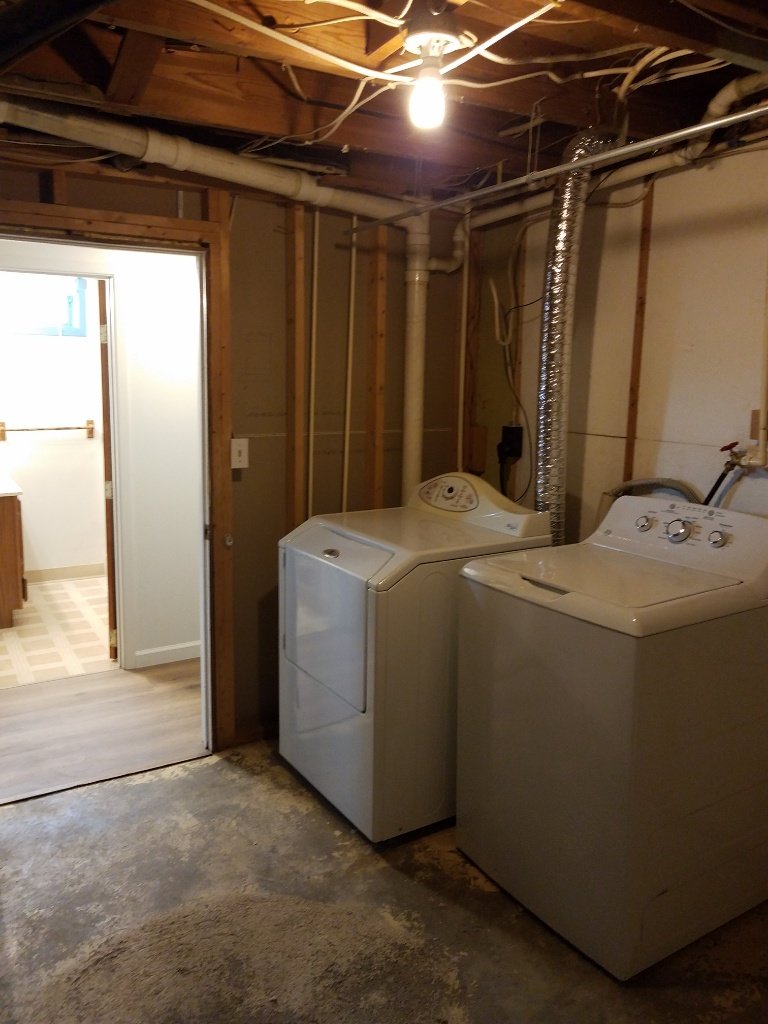 555 E 7th St property image