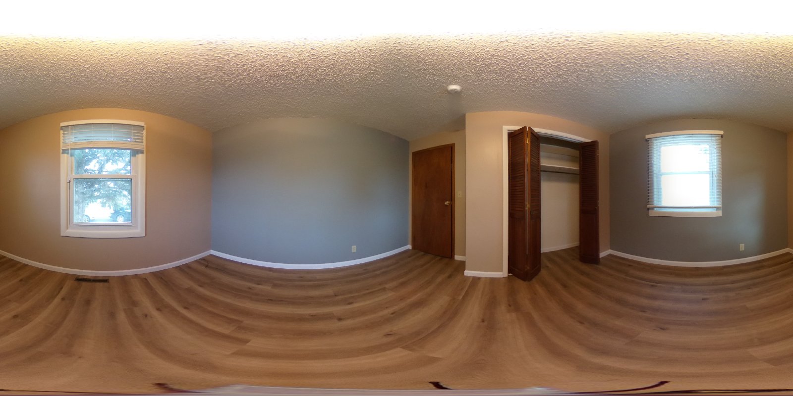 555 E 7th St property image