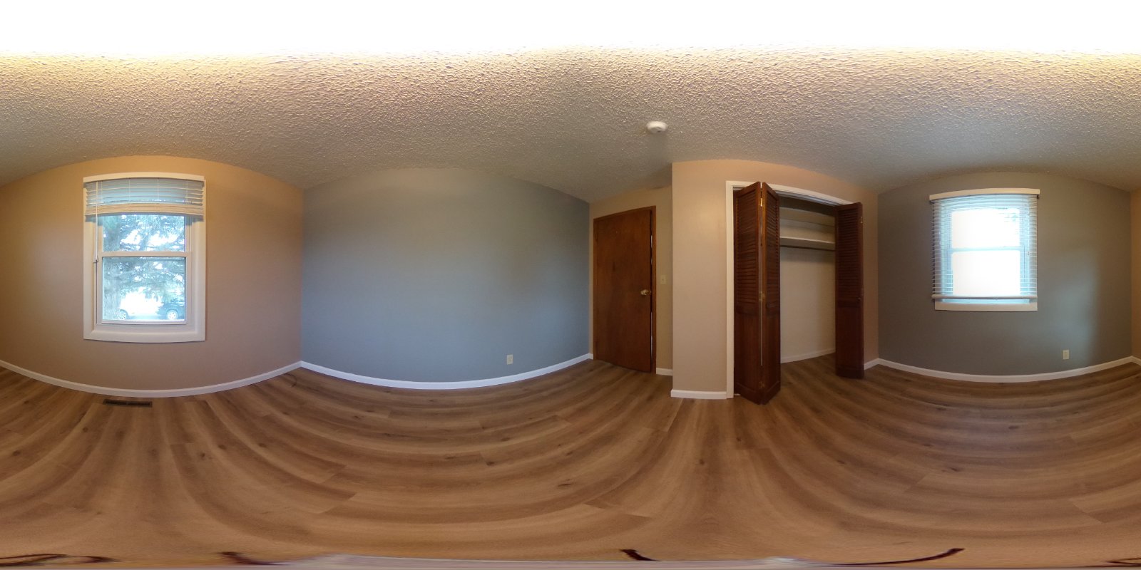 555 E 7th St property image