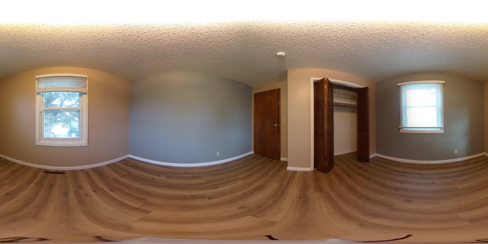 555 E 7th St property image