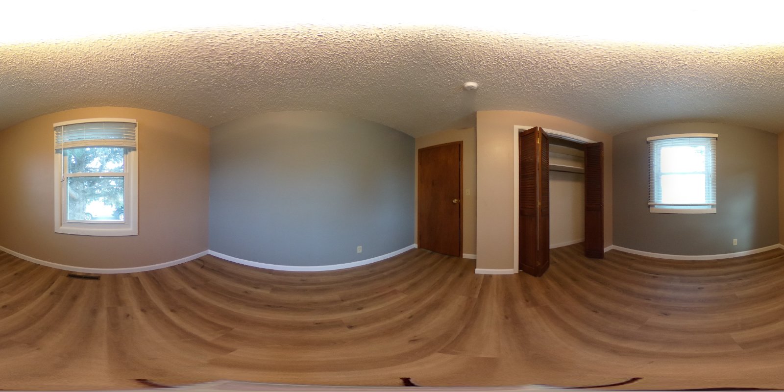 555 E 7th St property image