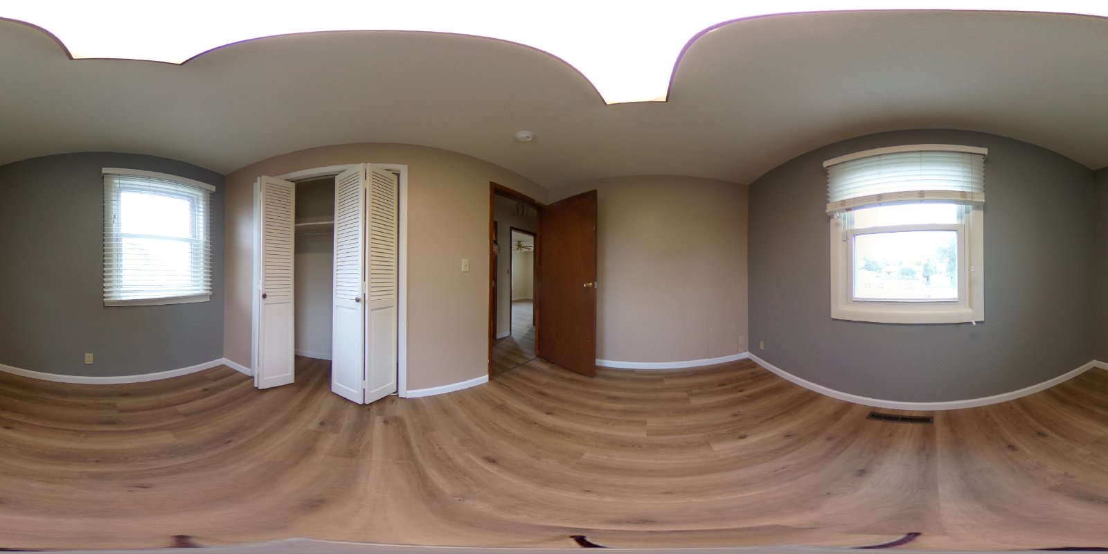 555 E 7th St property image