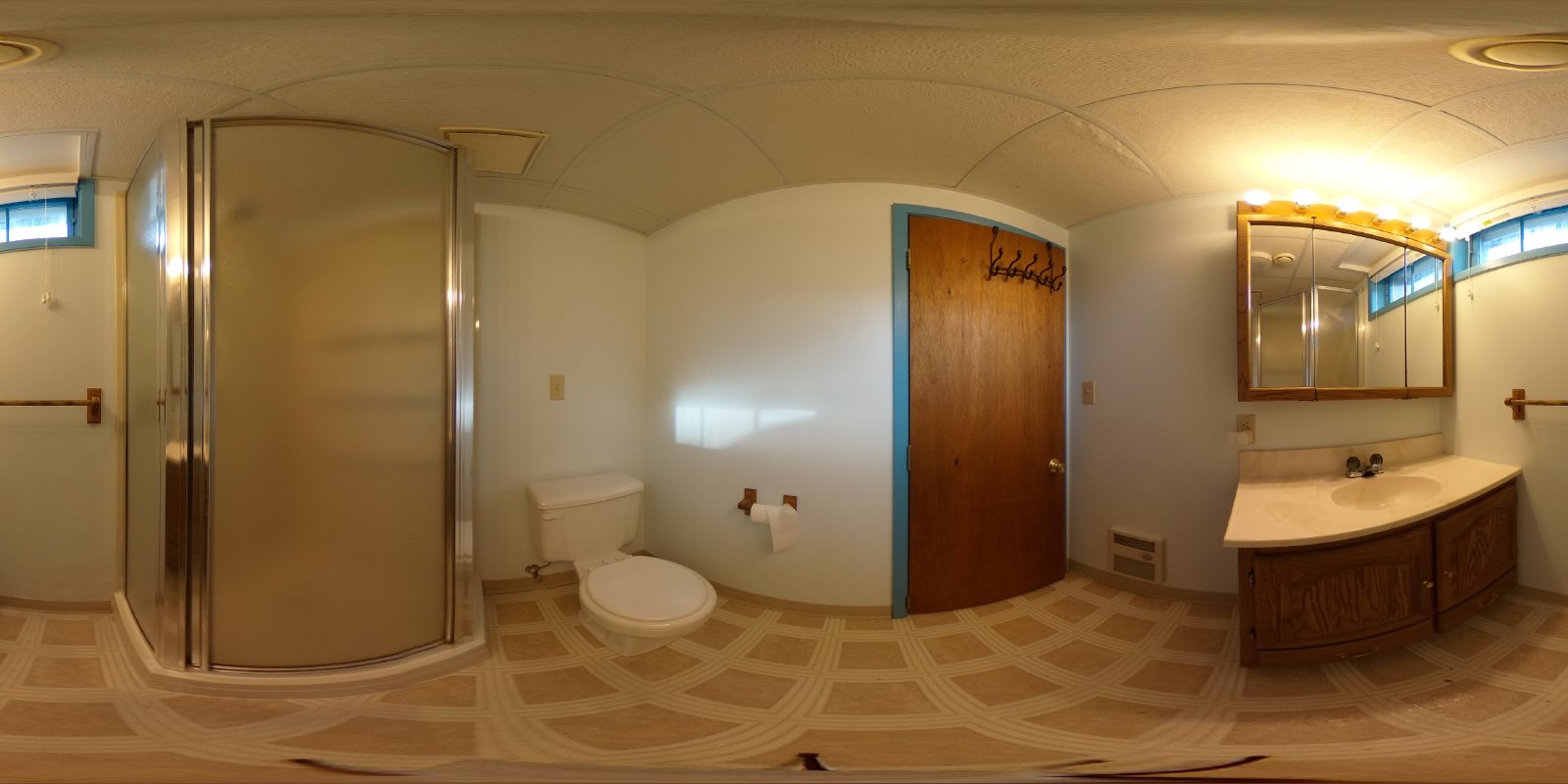 555 E 7th St property image