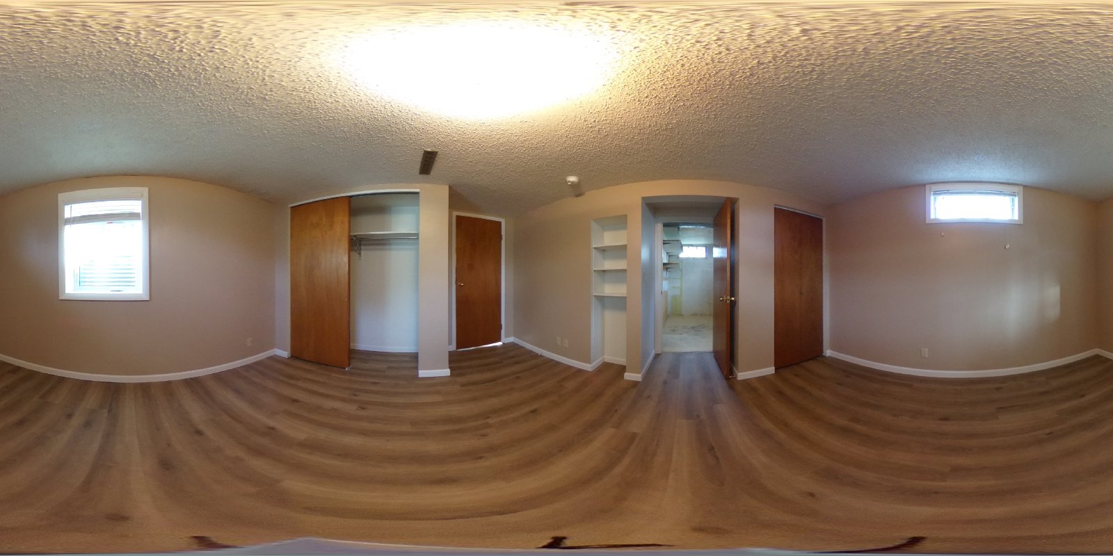 555 E 7th St property image