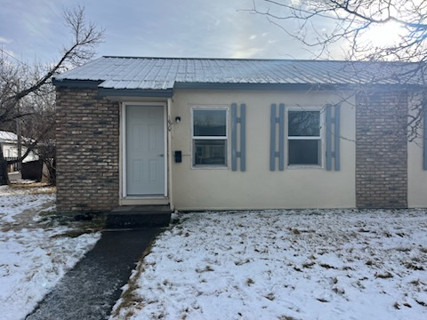 2bed/1bath renovated apartment property image