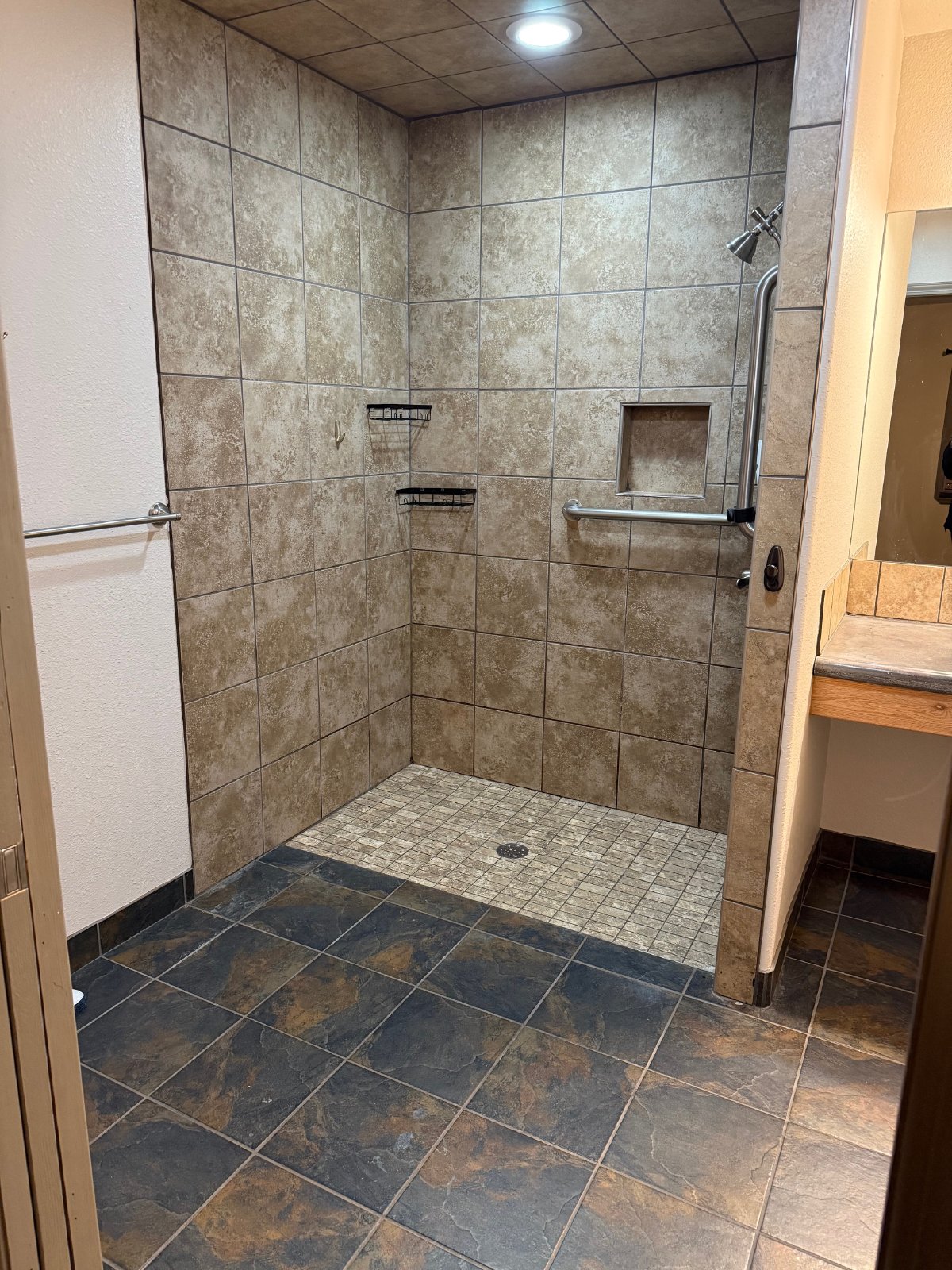 3 bed/2 bath Utilities Included! property image