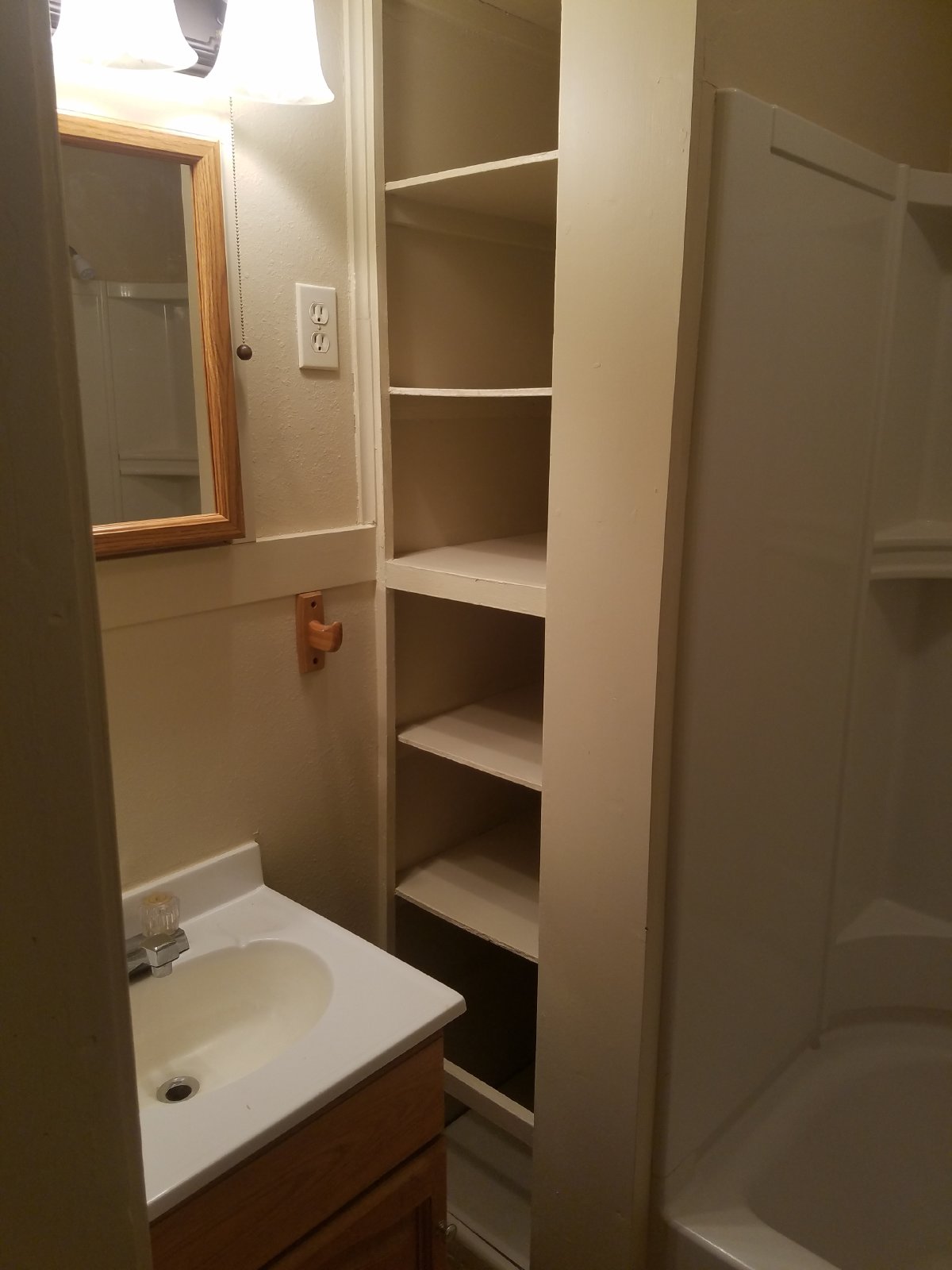 Nice efficiency apartment with utilities property image