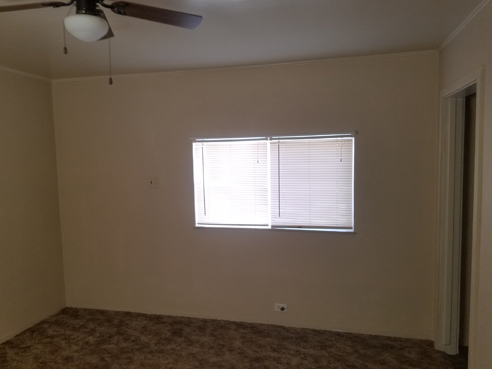 Nice efficiency apartment with utilities property image