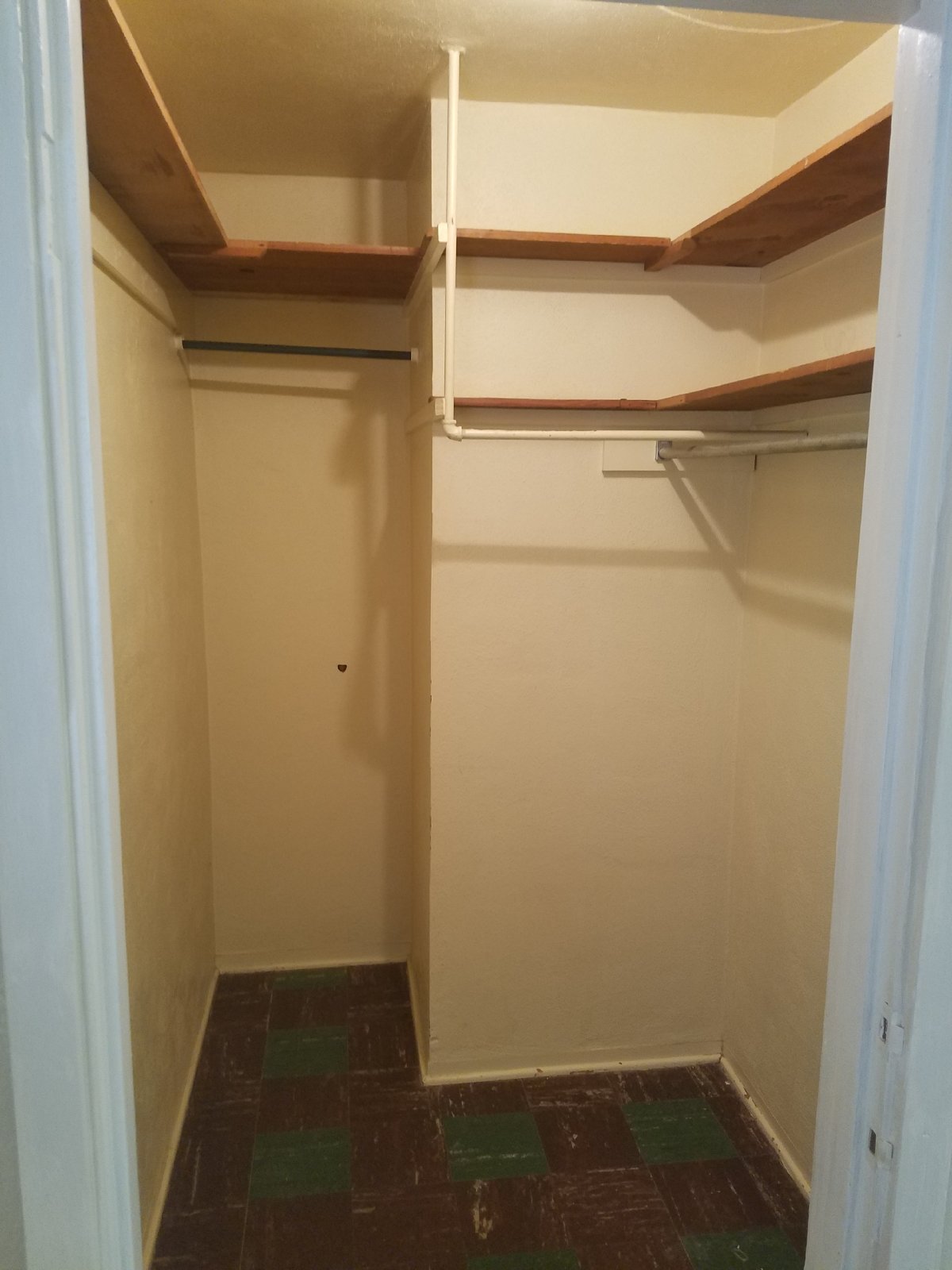 Nice efficiency apartment with utilities property image