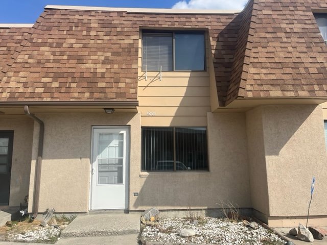 3 Bed, 1.5 Bath Townhouse property image