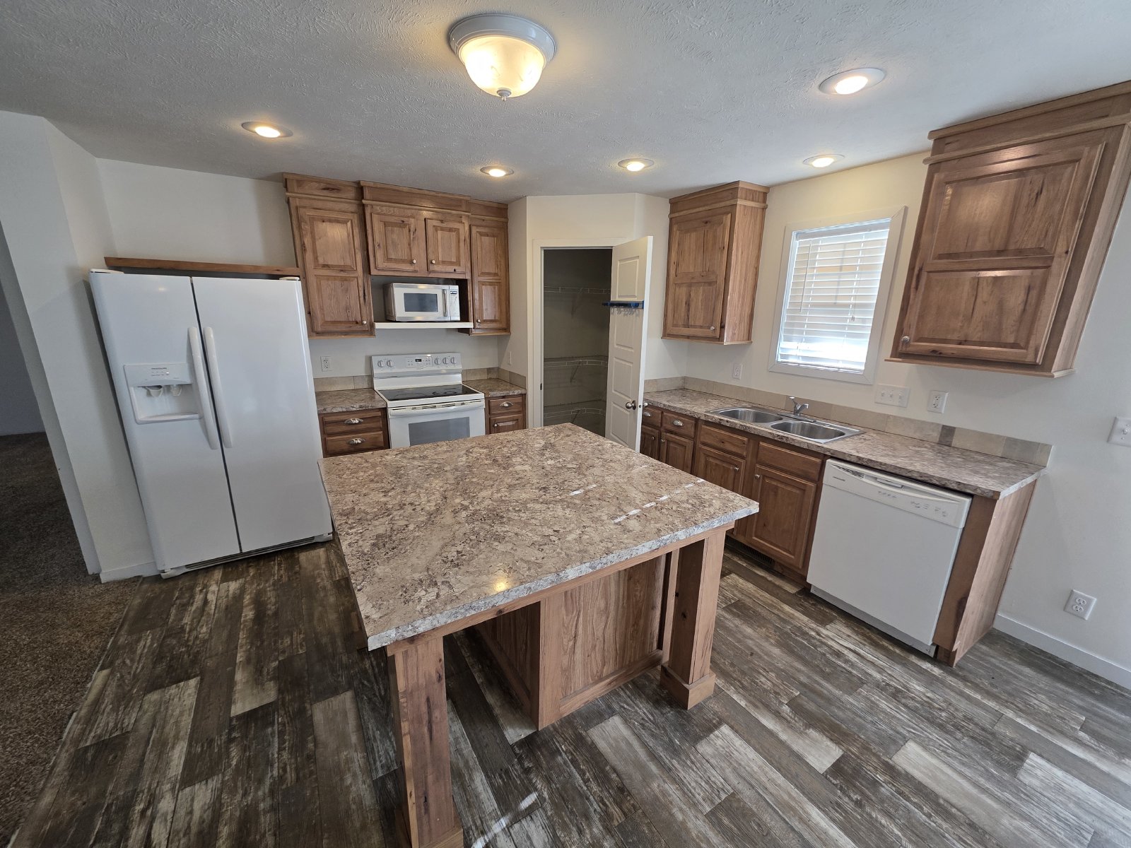 4bed/2bath country home property image