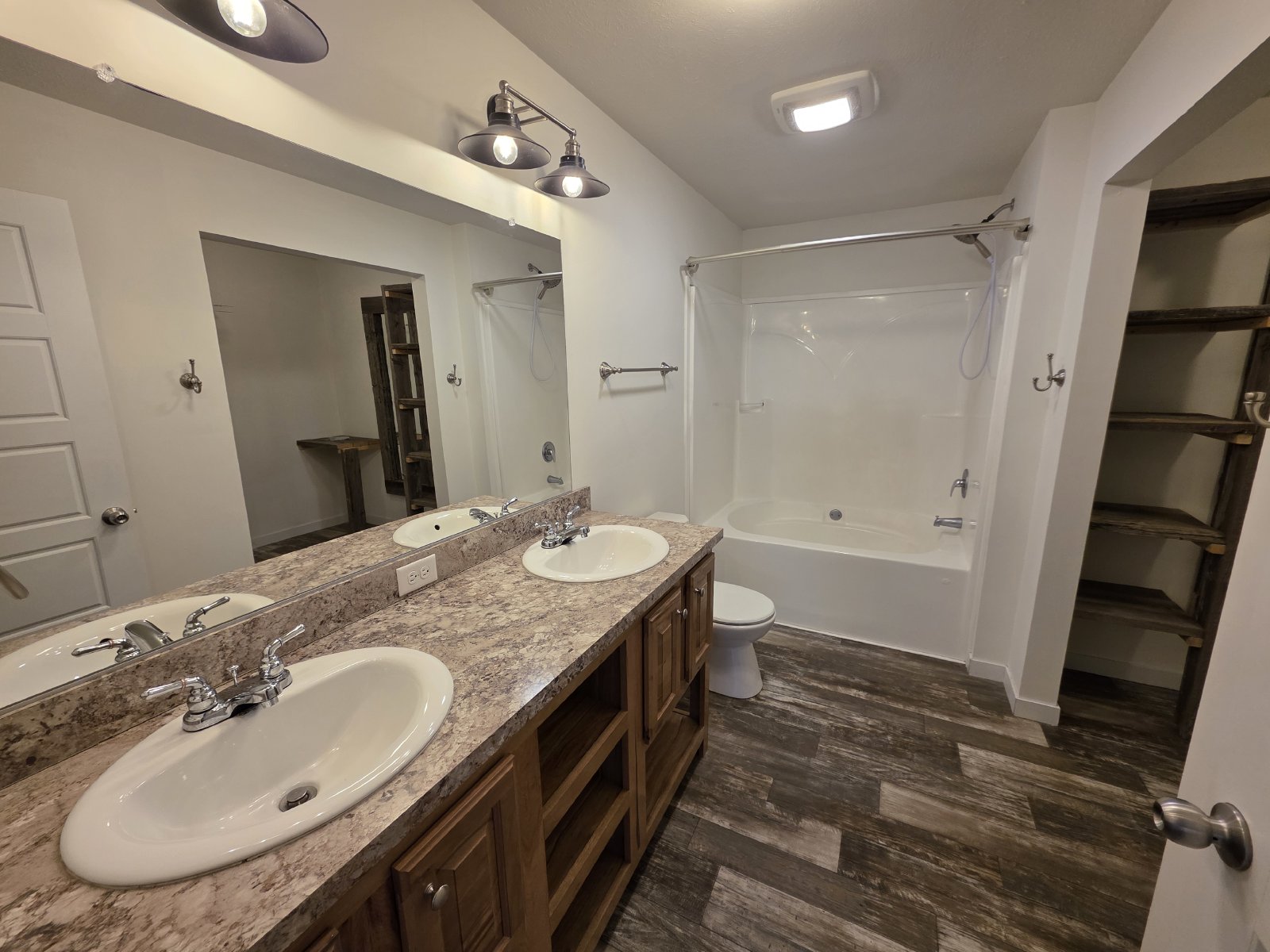 4bed/2bath country home property image