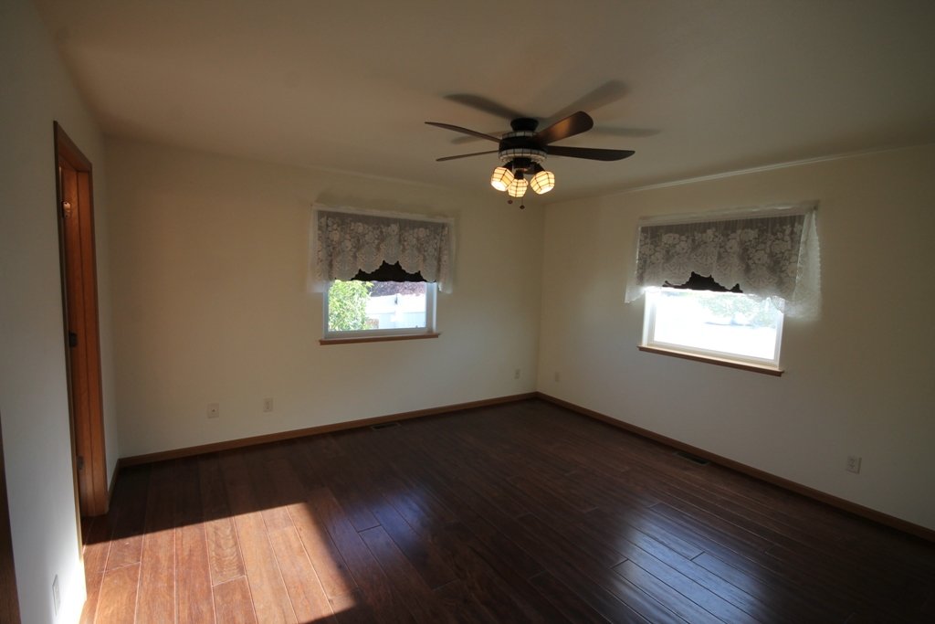 Large 4bed/3bath/2car property image