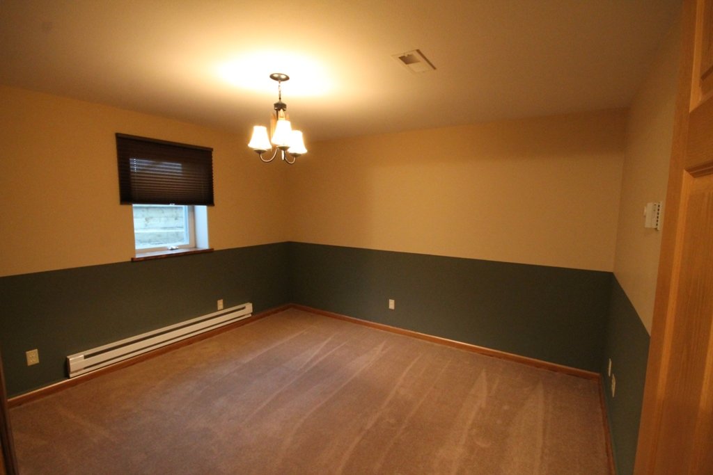 Large 4bed/3bath/2car property image