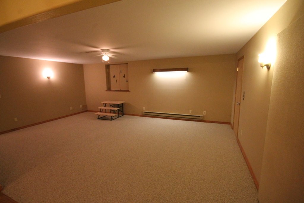 Large 4bed/3bath/2car property image