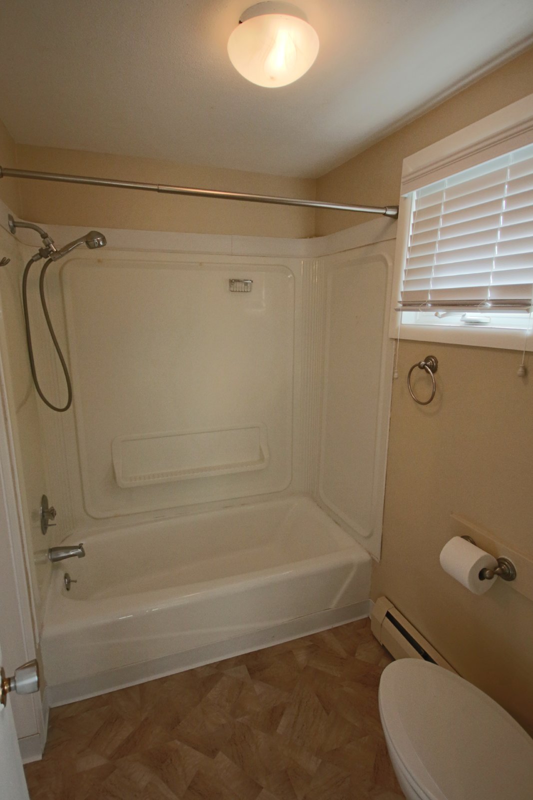 2 Bed 1 Bath downstairs duplex property image